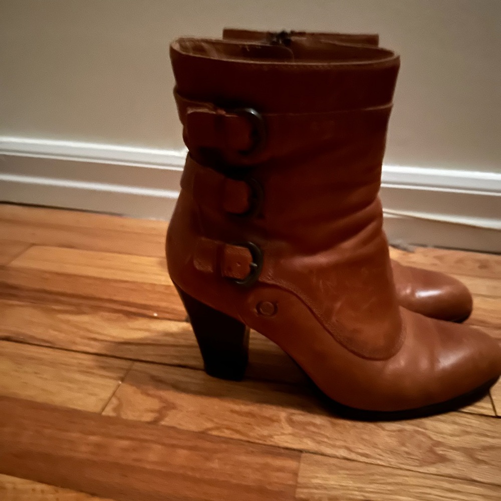 Ladies boots